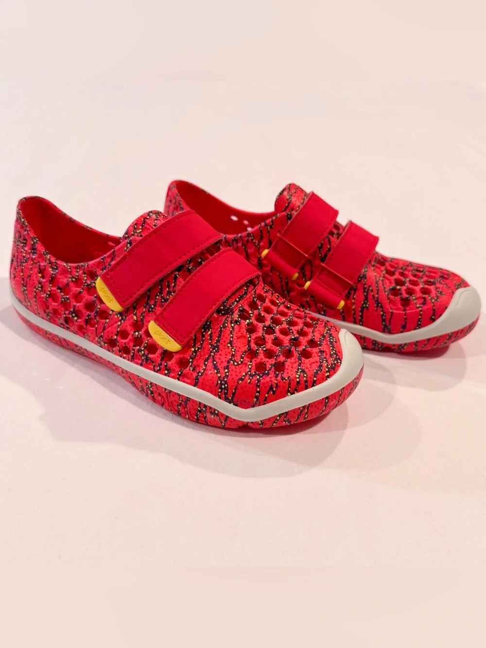 Plae Shoes Mimo Boys 2 Girls Water Red Hook and Loop EVA Summer Beach Pool